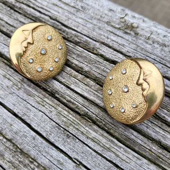 Vintage Gold Tone Butler Moon and Stars Round Clip On Earrings - Picture 7 of 15